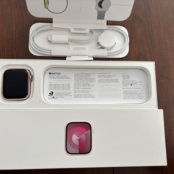 Apple Watch Series 9 - Picture 3 of 4